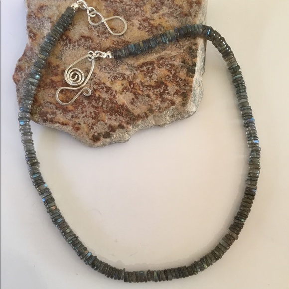 Labradorite And Fine Silver Necklace - Picture 4 of 8